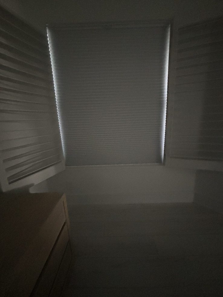 Blackout honeycomb shades for insulation and darkness